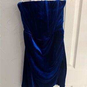 Elegant Blue Velvet Strapless mini Dress